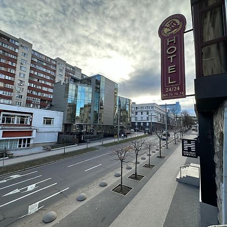 Prestige Apart-Hotel Кишинев Екстериор снимка