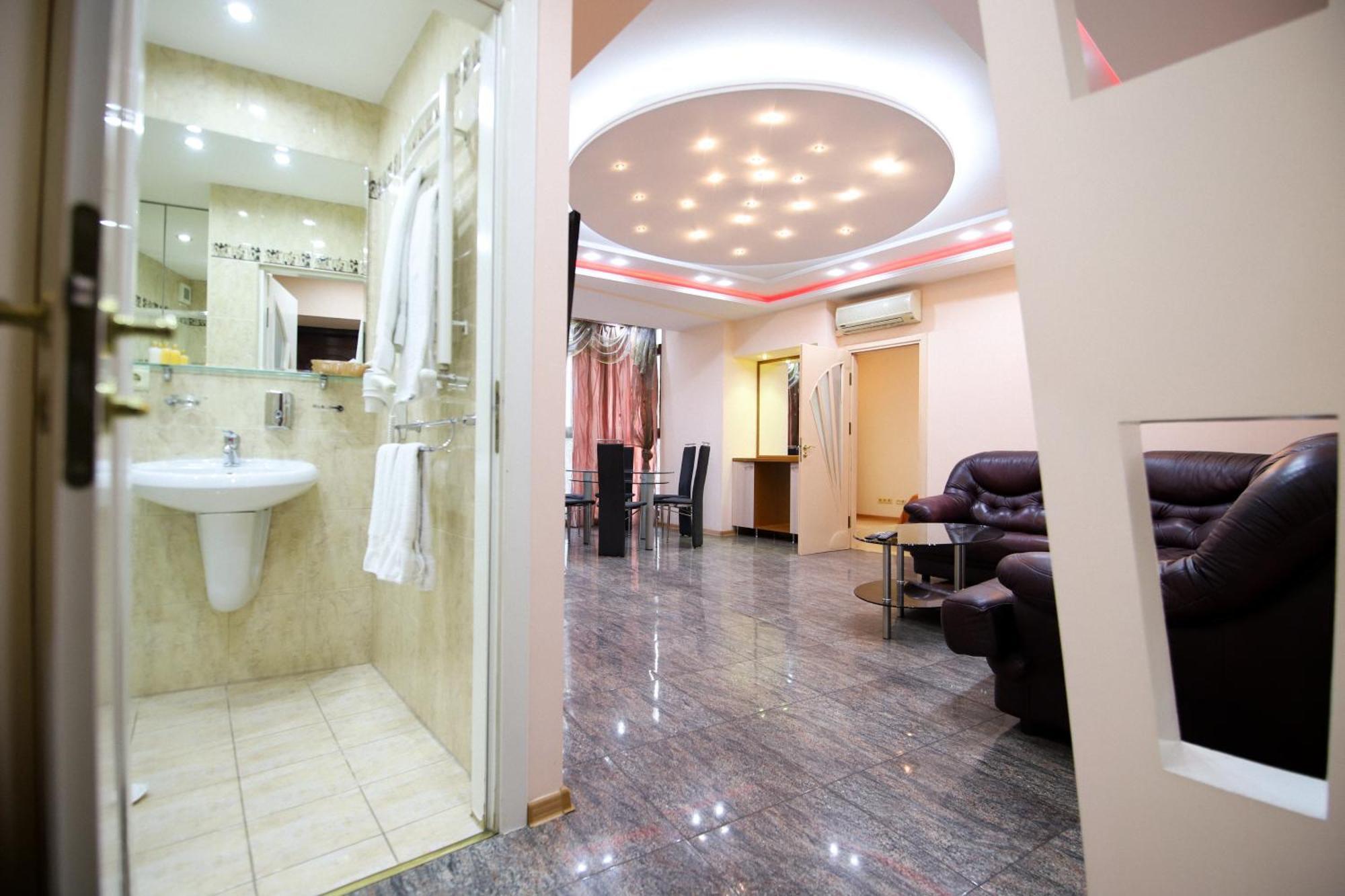 Prestige Apart-Hotel Кишинев Стая снимка